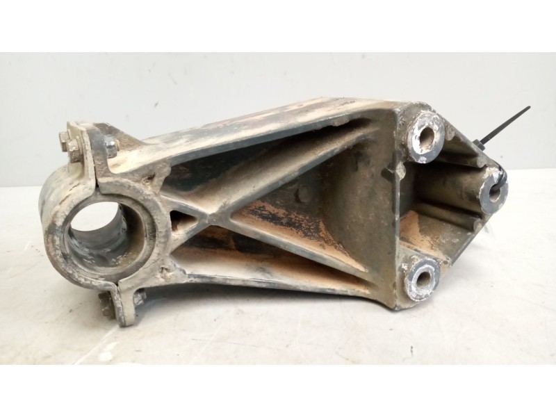 Recambio de soporte guardabarros trasero para daf serie xf105.xxx 12.9 diesel referencia OEM IAM   