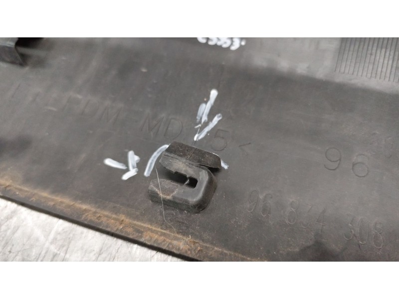 Recambio de moldura puerta delantera derecha para peugeot partner tepee 1.6 bluehdi 100 referencia OEM IAM 96816453  