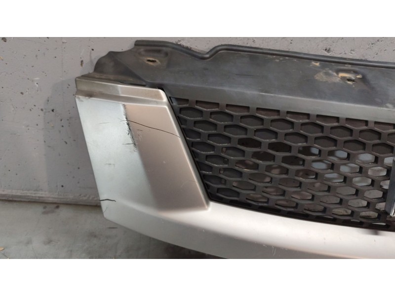 Recambio de rejilla delantera central para iveco daily vi autobús 50c80e referencia OEM IAM 5801255792  