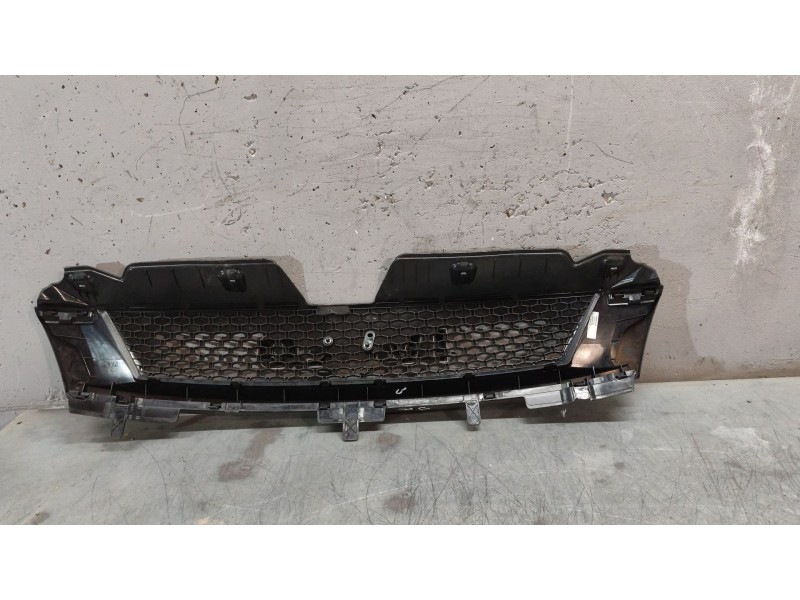 Recambio de rejilla delantera central para iveco daily vi autobús 50c80e referencia OEM IAM 5801255792  