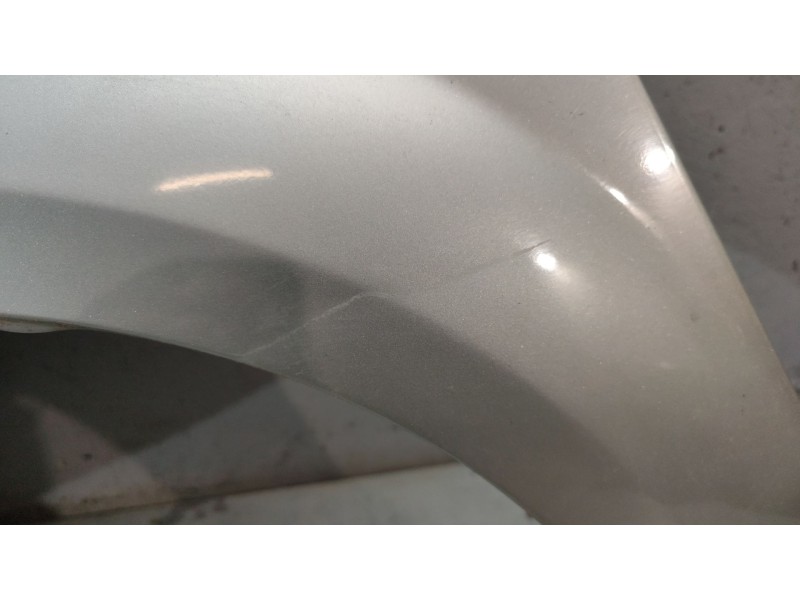 Recambio de aleta delantera izquierda para dacia logan 1.6 cat referencia OEM IAM   