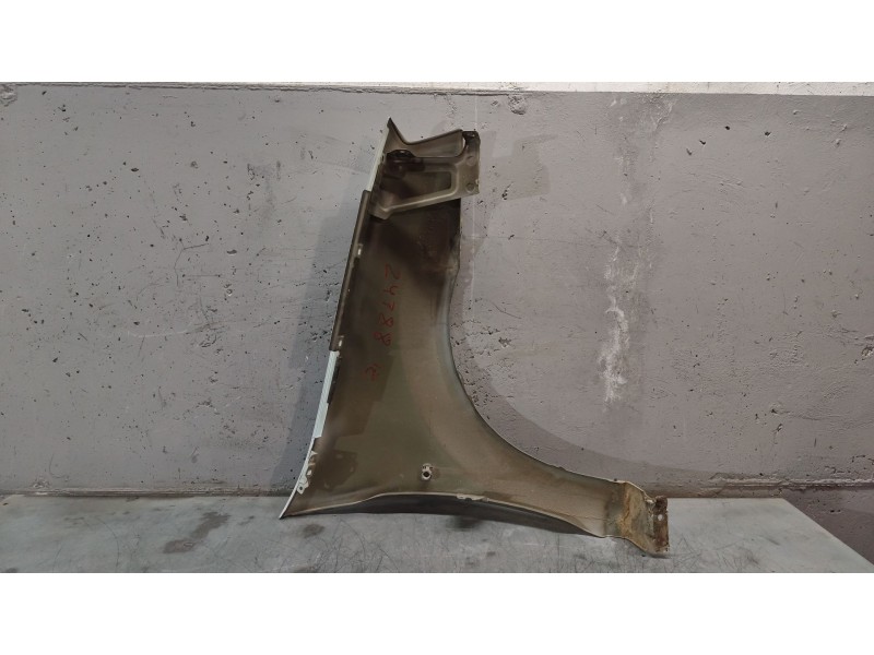 Recambio de aleta delantera izquierda para dacia logan 1.6 cat referencia OEM IAM   