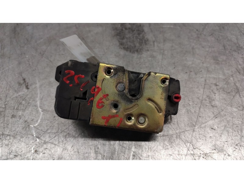 Recambio de cerradura puerta trasera izquierda para peugeot 206 berlina xr referencia OEM IAM 4PINES  