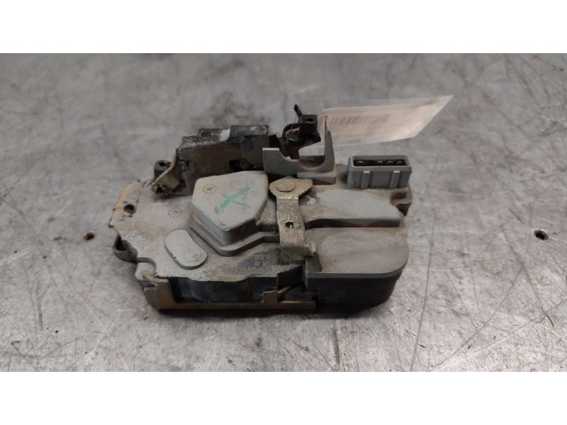 Recambio de cerradura puerta trasera izquierda para peugeot 206 berlina xr referencia OEM IAM 4PINES  