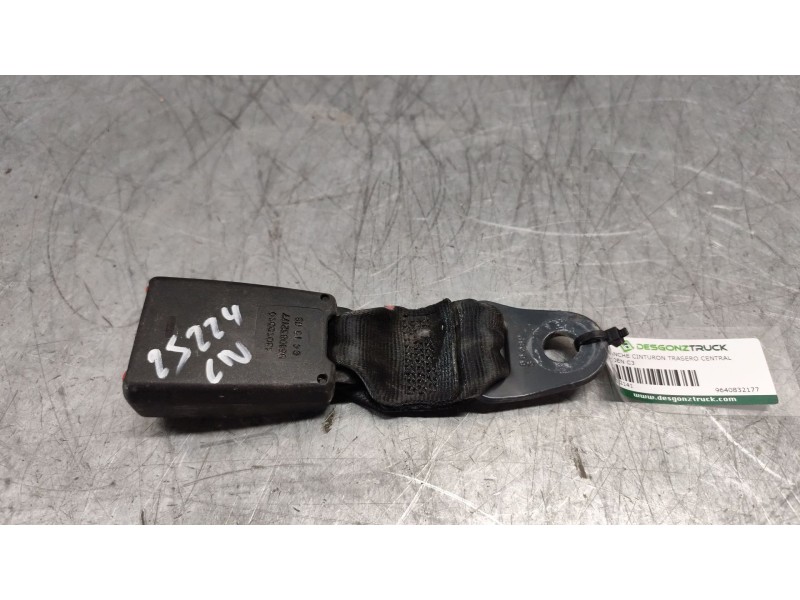 Recambio de enganche cinturon trasero central para citroën c3 1.4 hdi audace referencia OEM IAM 9640832177  
