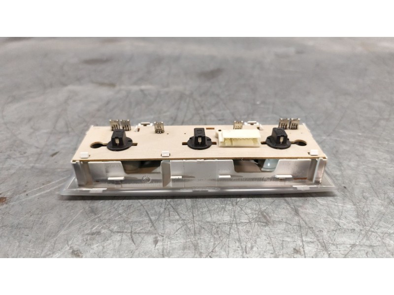 Recambio de luz interior para bmw 3 (f30, f80) 320 d xdrive referencia OEM IAM 63316962057  