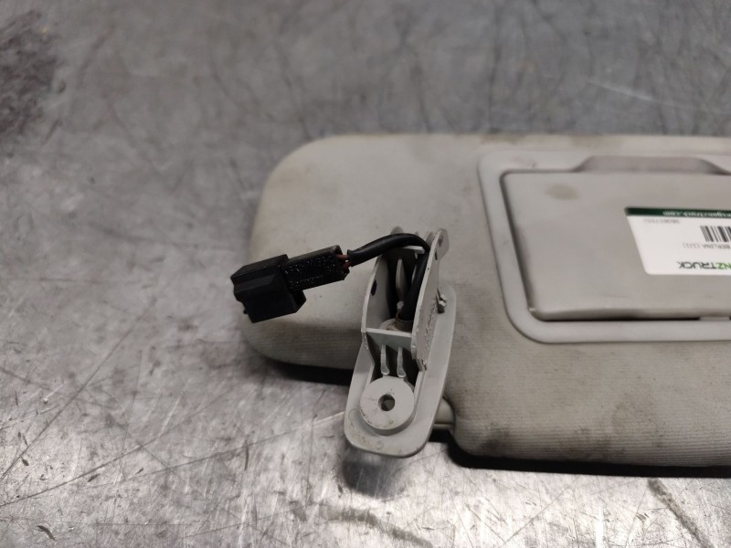 Recambio de parasol derecho para volkswagen golf iv berlina (1j1) 1.9 tdi referencia OEM IAM 3B0857552  