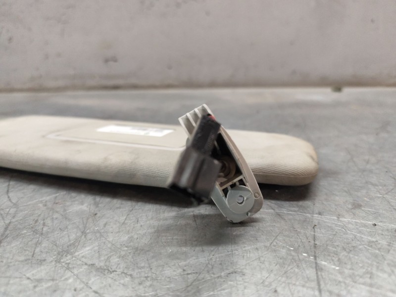 Recambio de parasol izquierdo para volkswagen golf iv berlina (1j1) 1.9 tdi referencia OEM IAM 8D0857551E  