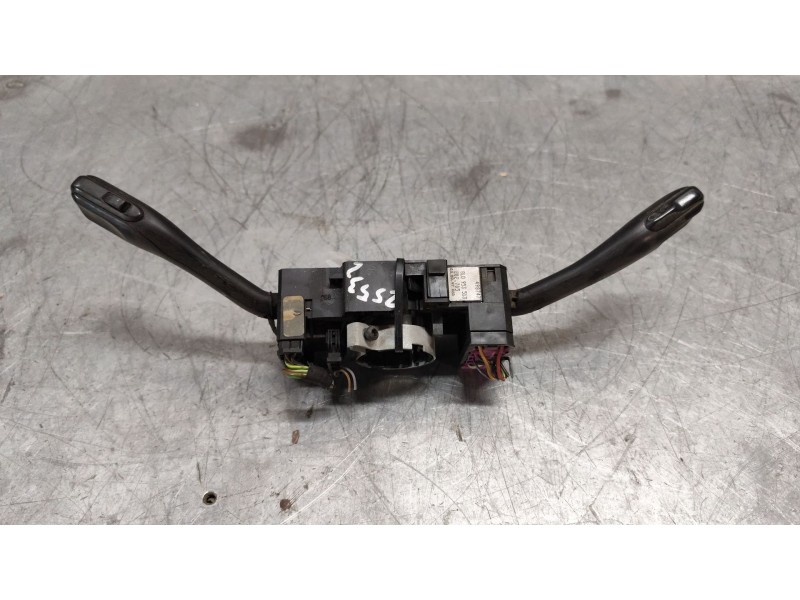 Recambio de mando multifuncion para volkswagen golf iv berlina (1j1) 1.9 tdi referencia OEM IAM 8L0953513  