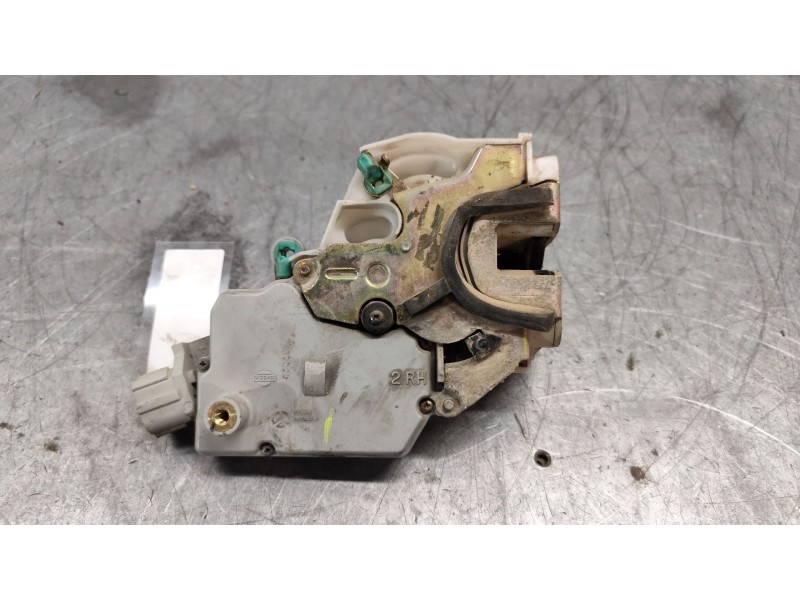 Recambio de cerradura puerta trasera derecha para nissan primera (p11) 2.0 td referencia OEM IAM  6 PINS 