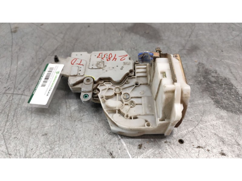 Recambio de cerradura puerta trasera derecha para nissan primera (p11) 2.0 td referencia OEM IAM  6 PINS 