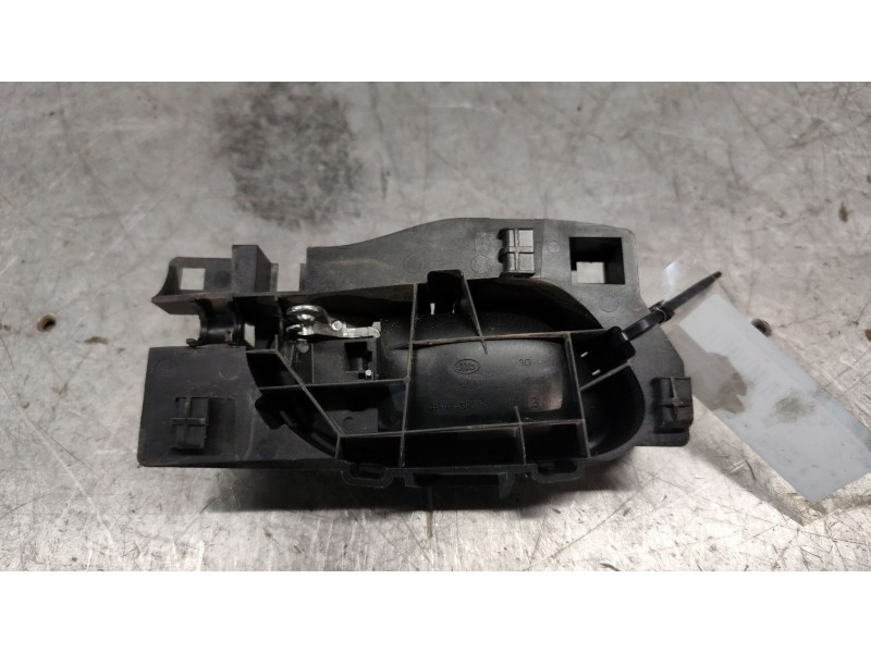 Recambio de maneta interior delantera izquierda para peugeot 308 1.6 16v referencia OEM IAM 9660525480  