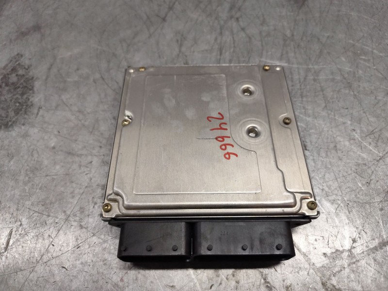 Recambio de centralita motor uce para bmw serie 3 berlina (e46) 320d referencia OEM IAM 0281010565  