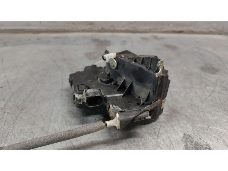 Recambio de cerradura puerta trasera izquierda para bmw serie 3 berlina (e46) 320d referencia OEM IAM 7PINES  