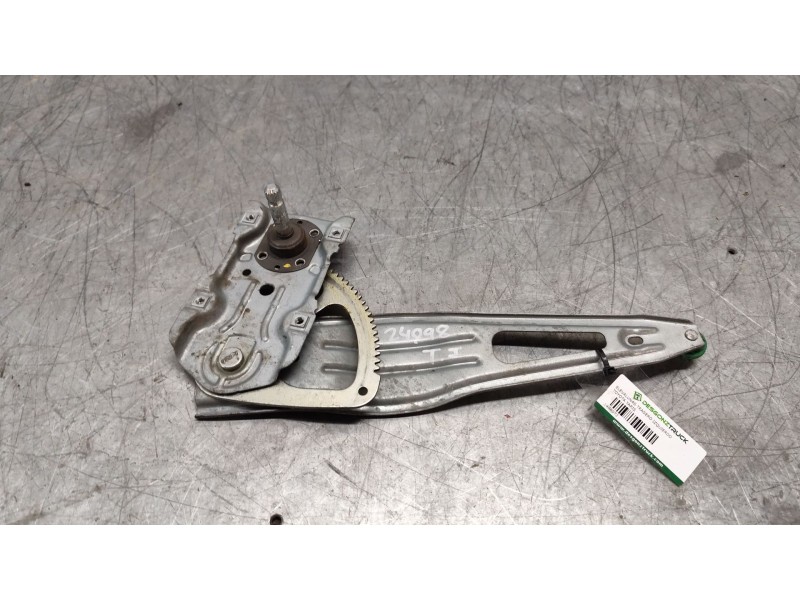 Recambio de elevalunas trasero izquierdo para toyota yaris 1.0 cat referencia OEM IAM  MANUAL 