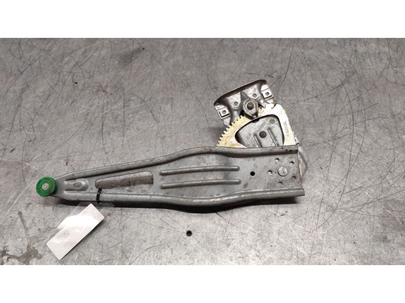 Recambio de elevalunas trasero izquierdo para toyota yaris 1.0 cat referencia OEM IAM  MANUAL 