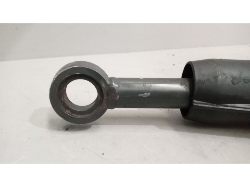 Recambio de brazo elevacion cabina para scania r i r 580 referencia OEM IAM 1720924  