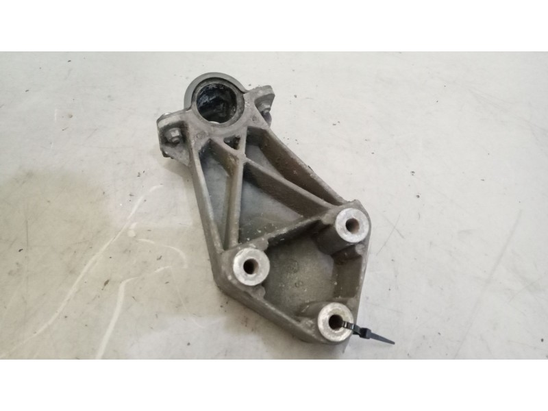 Recambio de soporte guardabarros trasero para daf serie xf105.xxx 12.9 diesel referencia OEM IAM   