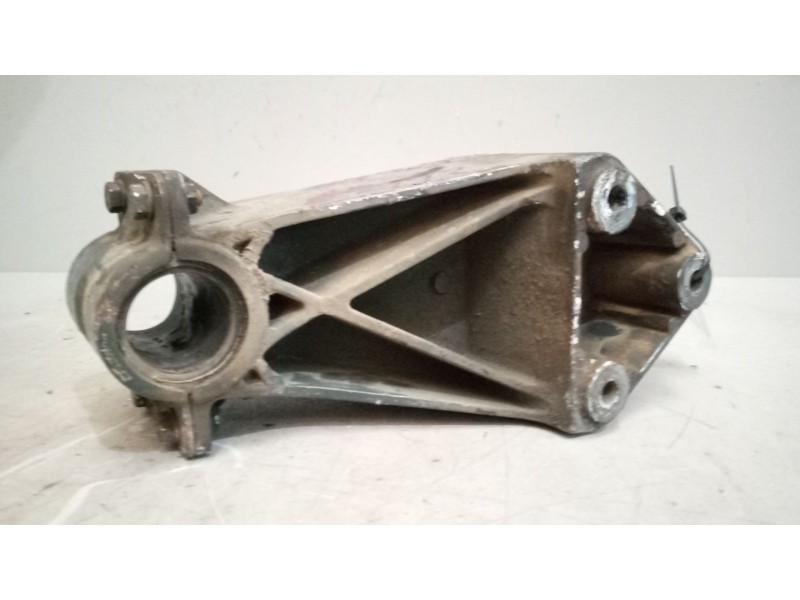 Recambio de soporte guardabarros trasero para daf serie xf105.xxx 12.9 diesel referencia OEM IAM   