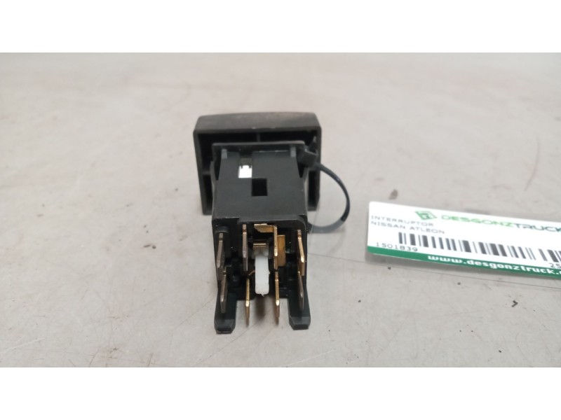 Recambio de interruptor para nissan atleon 110 referencia OEM IAM 251709x401  boton aire accondicionado