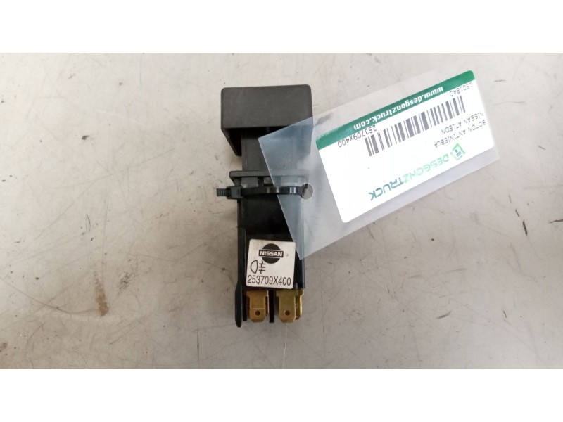 Recambio de boton antiniebla para nissan atleon 110 referencia OEM IAM 253709x400  