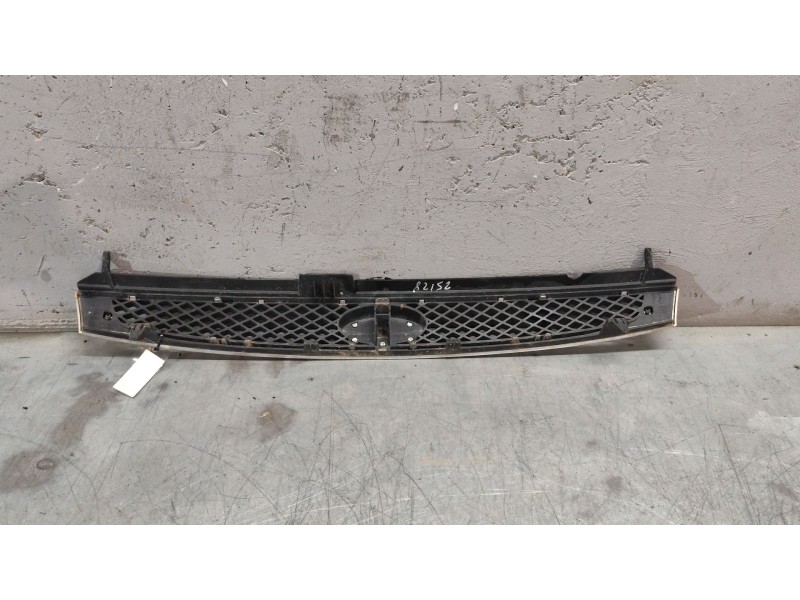 Recambio de rejilla delantera central para ford fiesta (cbk) ambiente referencia OEM IAM   