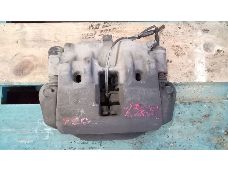 Recambio de pinza freno delantera izquierda para nissan trucks atleon 35.13 referencia OEM IAM 730203  brembo