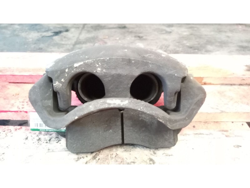 Recambio de pinza freno delantera derecha para nissan trucks atleon 35.13 referencia OEM IAM 730203  brembo