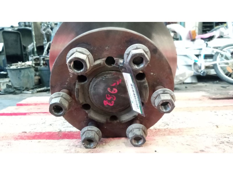 Recambio de buje delantero para nissan trucks atleon 35.13 referencia OEM IAM 061003670  