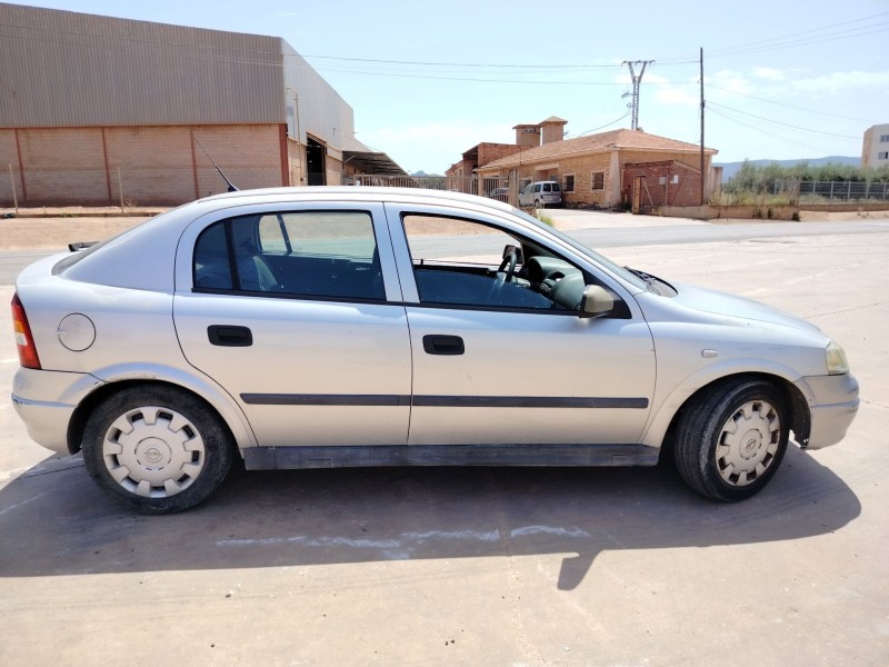 opel astra g berlina del año 2003