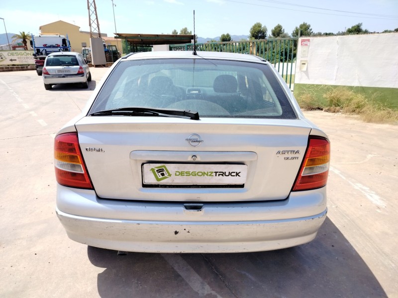 opel astra g berlina del año 2003