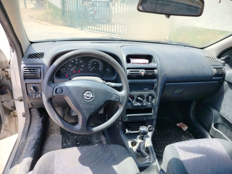 opel astra g berlina del año 2003