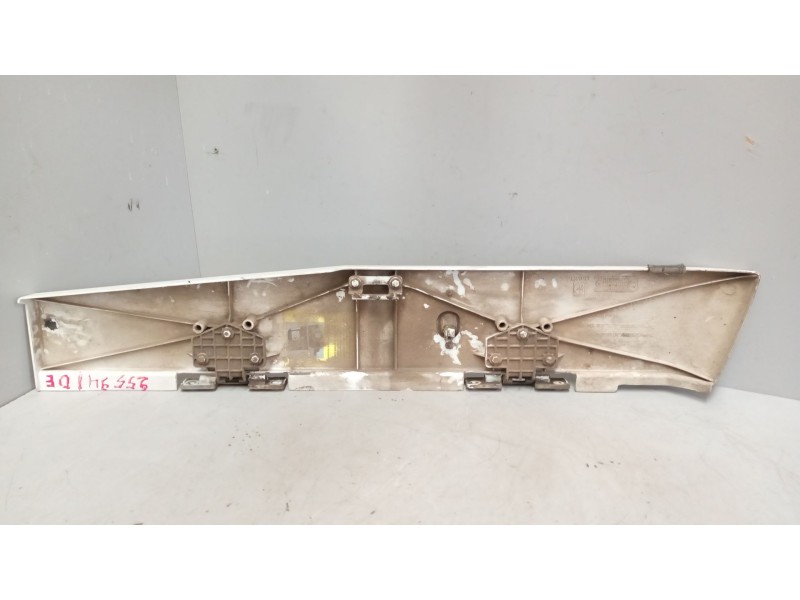 Recambio de moldura para renault magnum ab diesel referencia OEM IAM 5010599377 puerta lateral derecha 5010599252