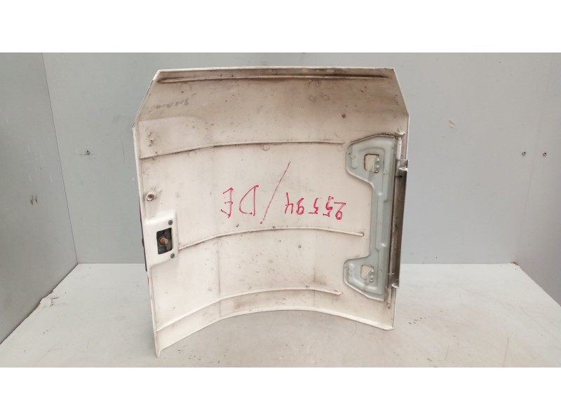 Recambio de deflector derecho para renault magnum ab diesel referencia OEM IAM 5000936536  