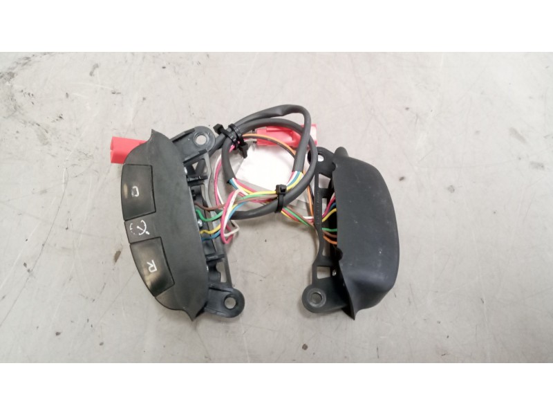 Recambio de mando volante para renault magnum ab diesel referencia OEM IAM 7484592331  7420857834