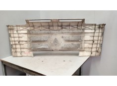 Recambio de rejilla delantera central para renault magnum ab diesel referencia OEM IAM 7421105746   2