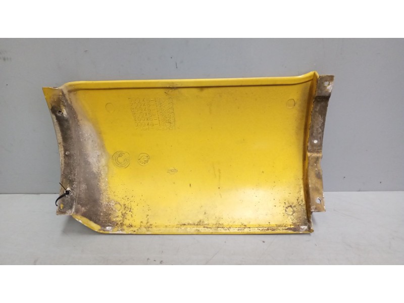 Recambio de deflector izquierdo para nissan trucks atleon 35.13 referencia OEM IAM 623819X000  