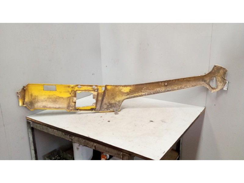 Recambio de moldura luna delantera para nissan trucks atleon 35.13 referencia OEM IAM 612639x005 izquierda 612639x004