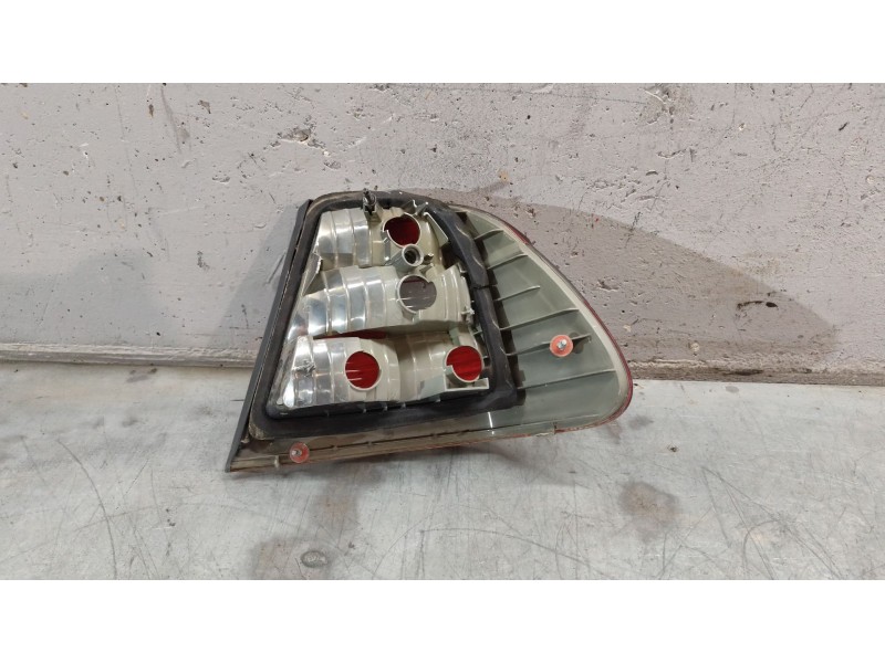 Recambio de piloto trasero izquierdo para bmw serie 3 berlina (e46) 320d referencia OEM IAM 388013  