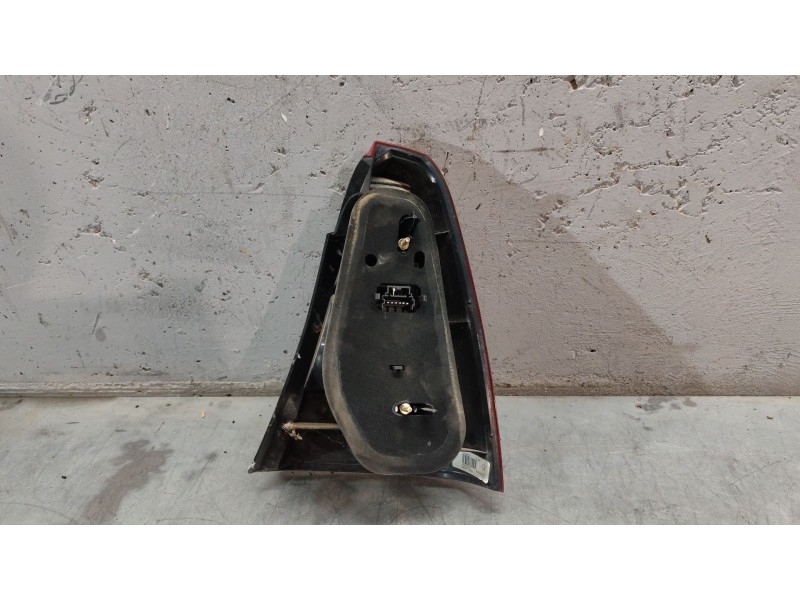 Recambio de piloto trasero izquierdo para dacia logan 1.6 cat referencia OEM IAM   