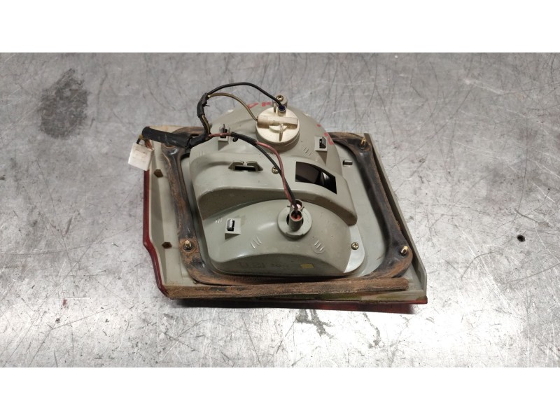 Recambio de piloto trasero derecho interior para kia carens 2.0 crdi ex monovolumen referencia OEM IAM   