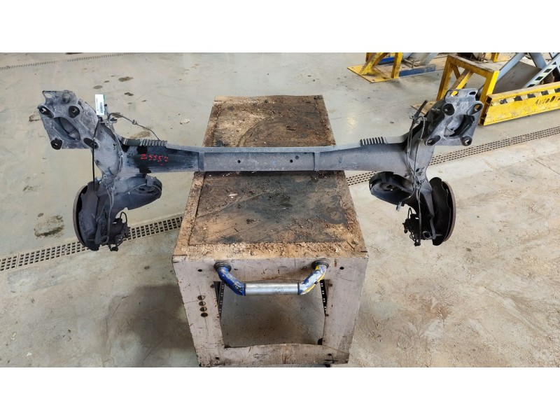 Recambio de eje trasero para peugeot partner tepee 1.6 bluehdi 100 referencia OEM IAM   