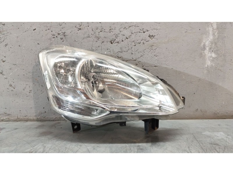 Recambio de faro derecho para peugeot partner tepee 1.6 bluehdi 100 referencia OEM IAM   