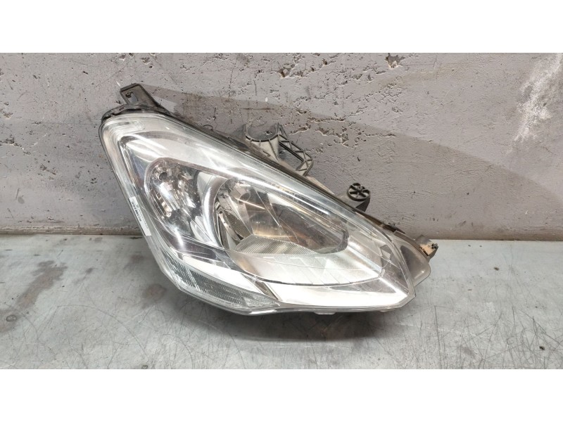 Recambio de faro derecho para peugeot partner tepee 1.6 bluehdi 100 referencia OEM IAM   
