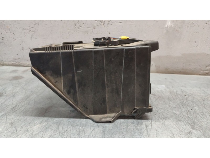 Recambio de soporte bateria para peugeot partner tepee 1.6 bluehdi 100 referencia OEM IAM 9663615580  