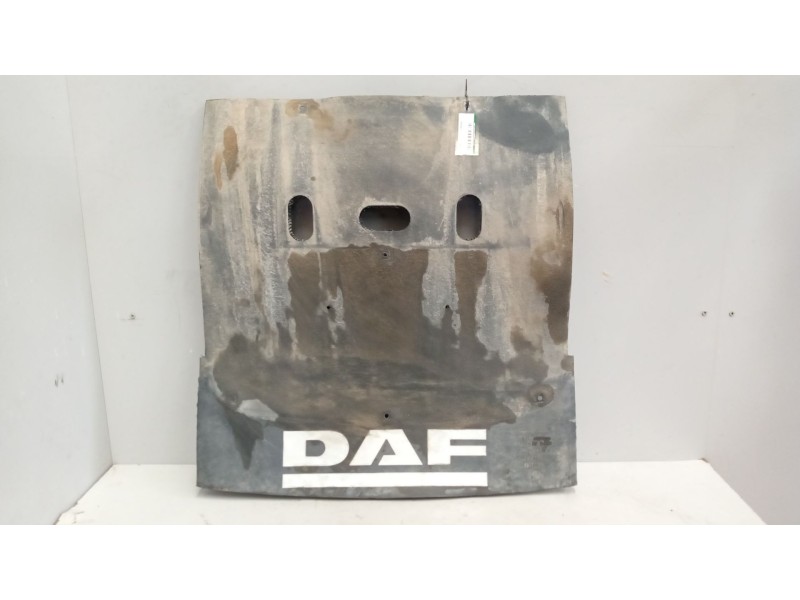 Recambio de guardabarros trasero izquierdo para daf serie xf105.xxx 12.9 diesel referencia OEM IAM   FALDILLA GUARDABARROS