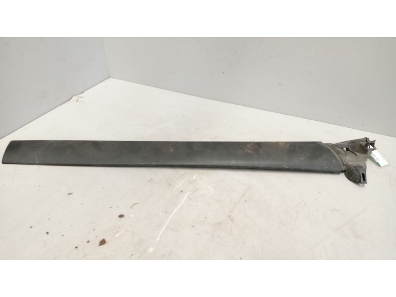 Recambio de moldura luna delantera para renault serie t 12.8 diesel referencia OEM IAM 84507767  IZQUIERDA