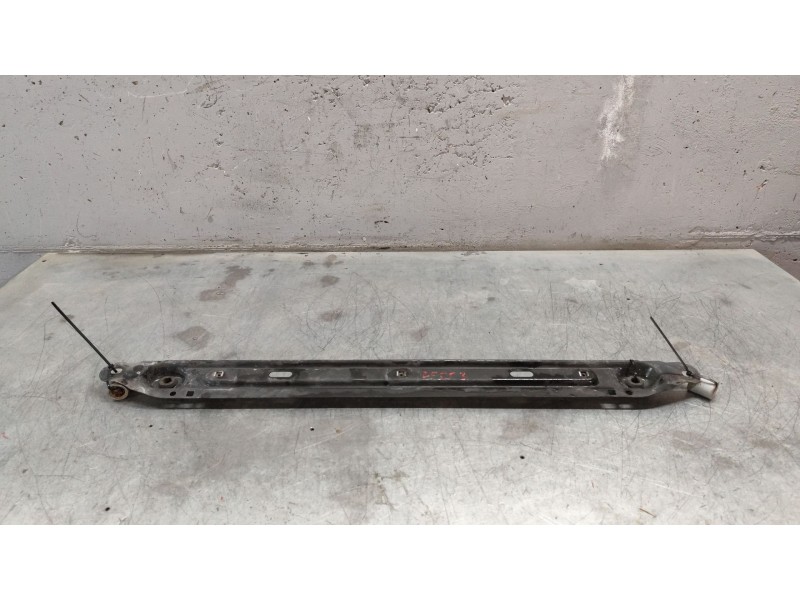 Recambio de travesaño inferior para peugeot partner tepee 1.6 bluehdi 100 referencia OEM IAM   