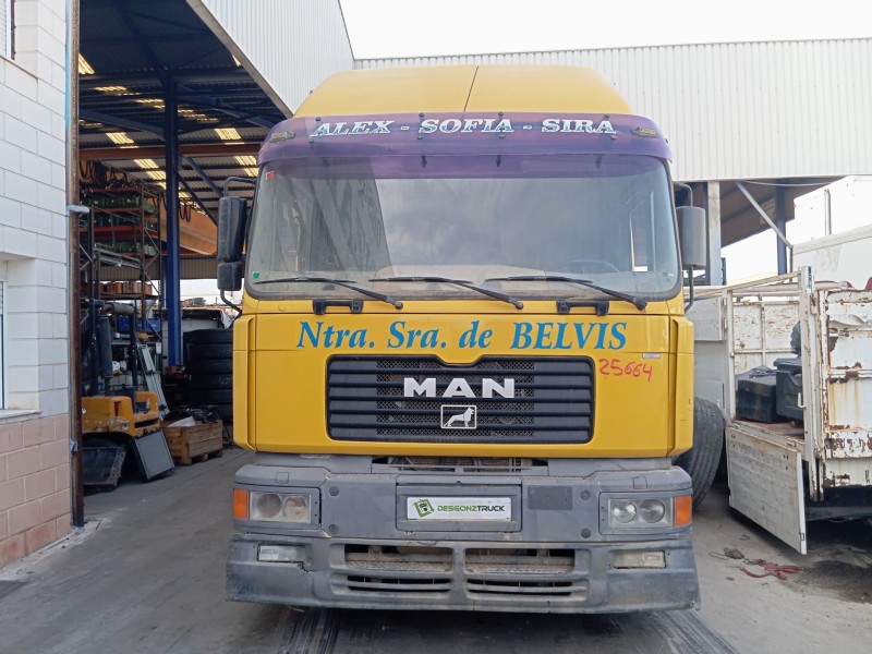 man f 2000 23./26.xxx del año 2002