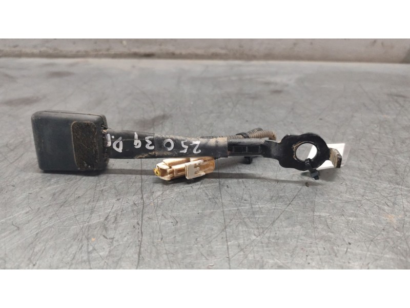 Recambio de enganche de cinturon delantero izquierdo para kia niro i (de) e-niro referencia OEM IAM   